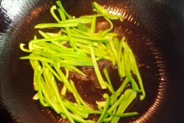 土豆炒青椒的做法图解4