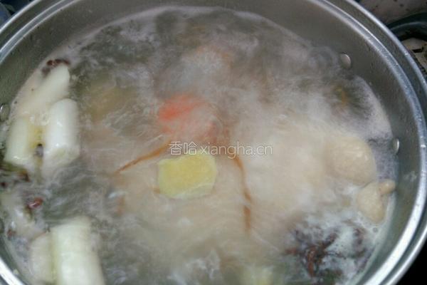 海参小米粥的做法图解2