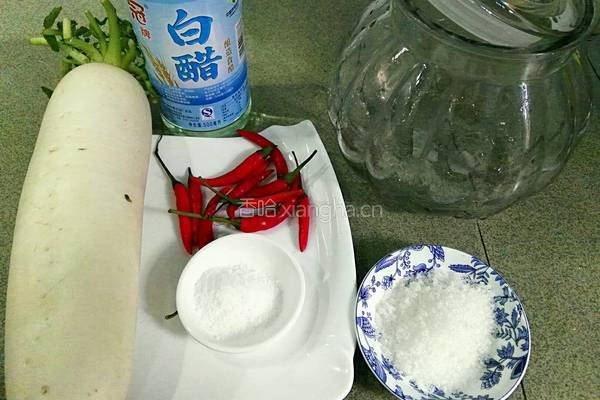 腌糖醋萝卜的做法图解1