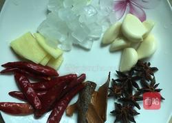 土豆红烧肉的做法图解1