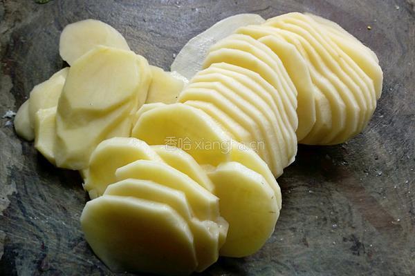 煎土豆片的做法图解2