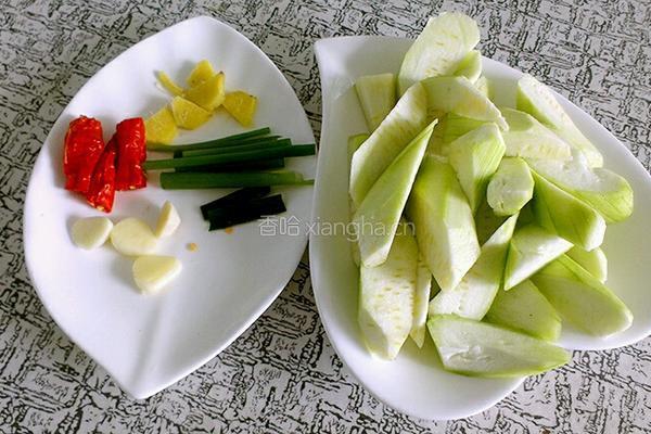 丝瓜花蛤汤的做法图解2