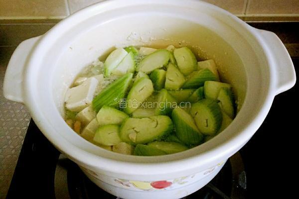 虾仁豆腐丝瓜汤的做法图解5