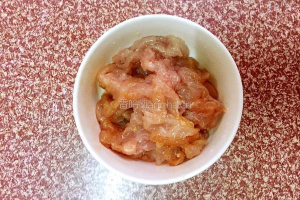 榨菜炒肉丝的做法图解2
