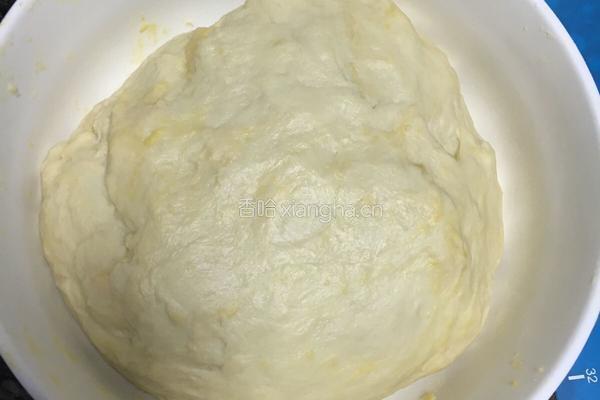 扁桃片豆沙面包的做法图解1