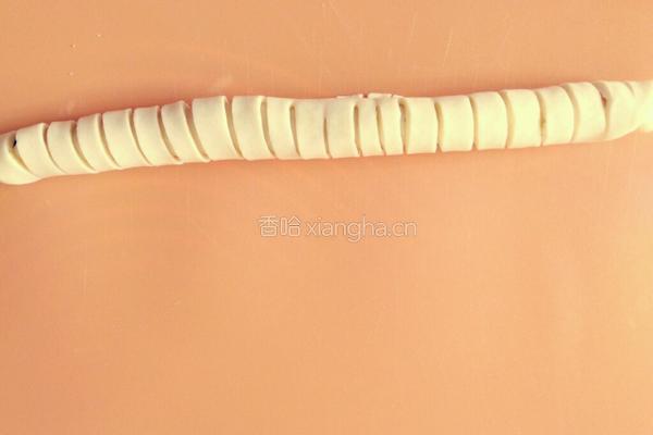毛毛虫豆沙面包的做法图解6