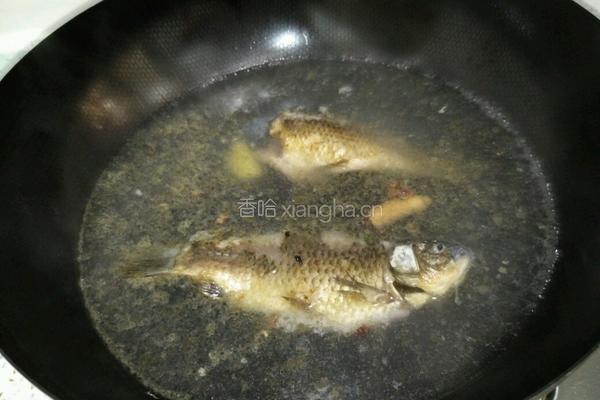 养生鲫鱼汤的做法图解2