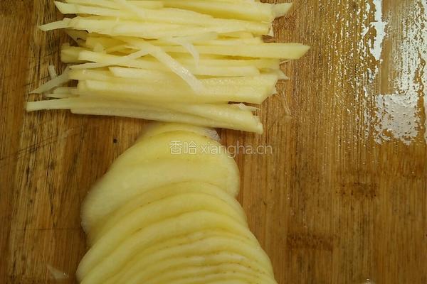 土豆炒肉丝的做法图解2