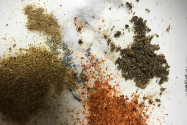 盐爆花生米的做法图解2