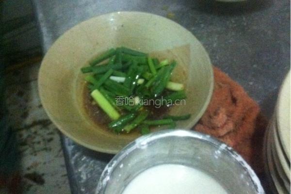 泡椒牛肉的做法图解2