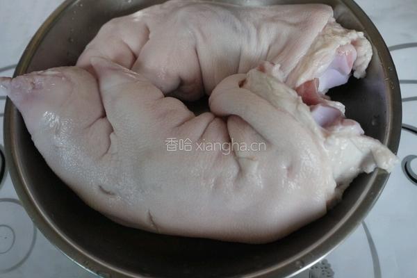 花生炖猪脚的做法图解3