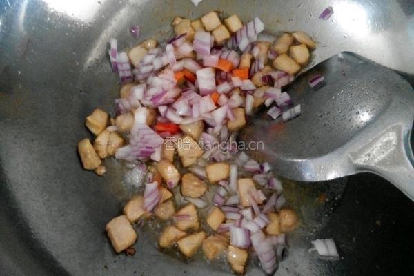 菠萝鸡肉炒饭的做法图解5