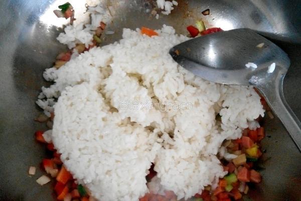 菠萝鸡肉炒饭的做法图解8