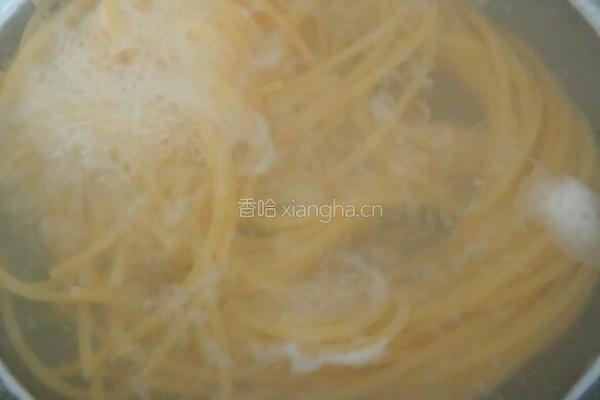 简单肉松意大利面的做法图解3