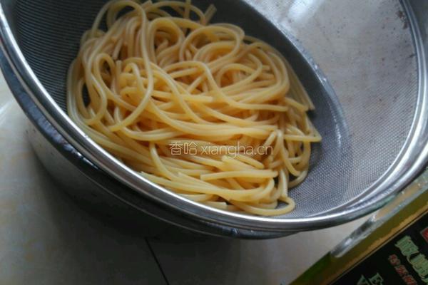 简单肉松意大利面的做法图解6