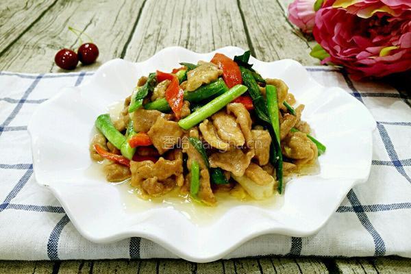 蒜苗炒肉的做法图解8