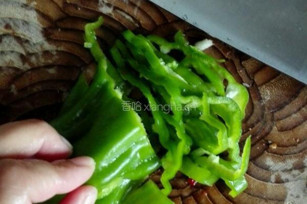 素鱼香肉丝的做法图解2