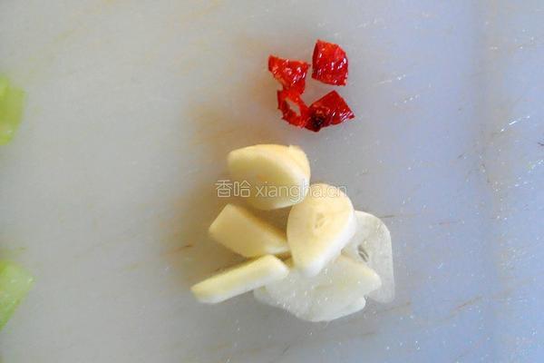 凉拌莴苣的做法图解2