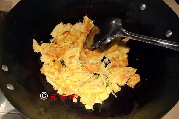 虾仁木耳滑蛋的做法图解6
