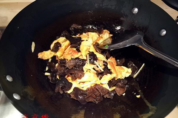 虾仁木耳滑蛋的做法图解8
