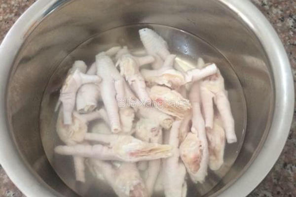 凉拌鸡脚的做法图解3