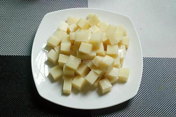 红烧米豆腐的做法图解2