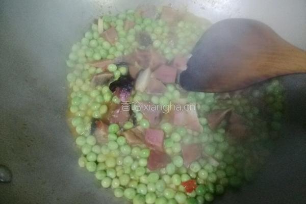 腊肉烧青豆的做法图解9