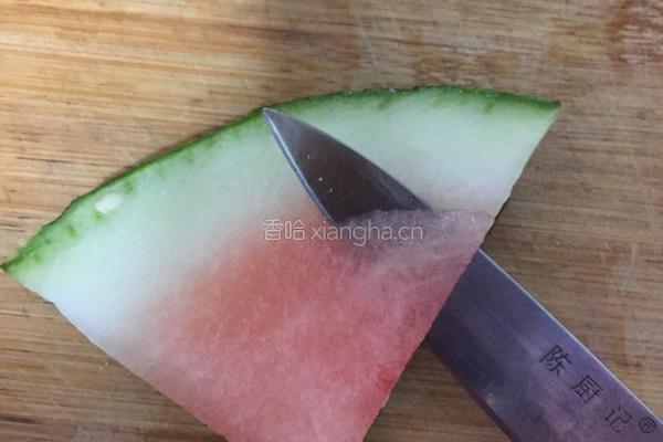 酸辣西瓜皮的做法图解1