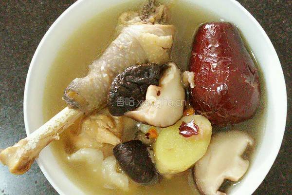 红枣香菇土鸡汤