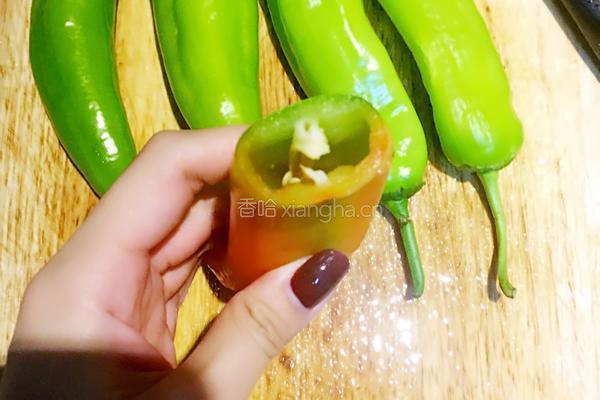 尖椒塞肉的做法图解1