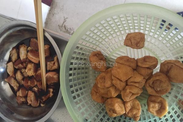 油豆腐炖肉的做法图解2