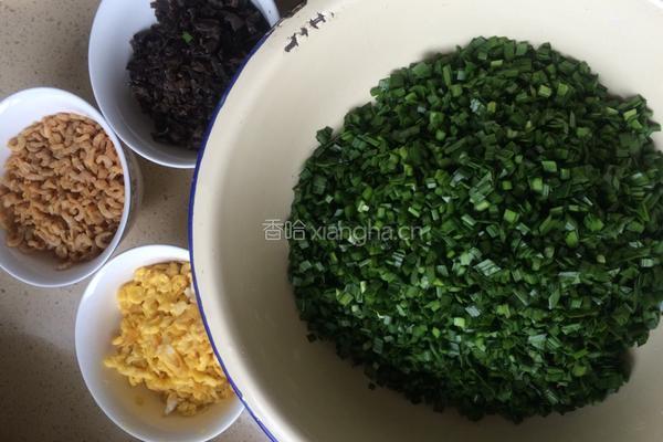 韭菜鸡蛋饺子的做法图解2