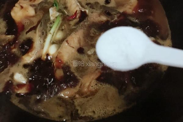 蒜瓣红烧鱼的做法图解9