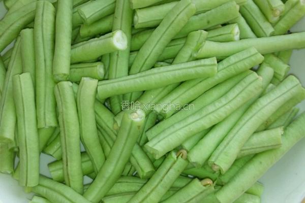 长豆角炒肉的做法图解2