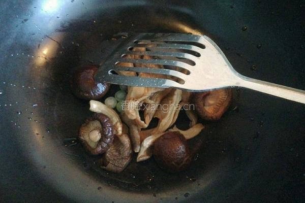 菌菇汤的做法图解7