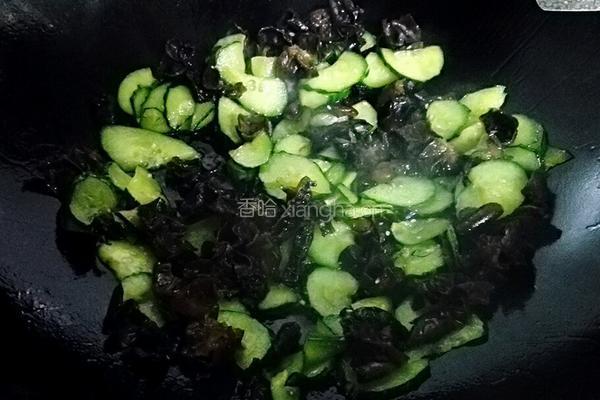 炒黄瓜木耳的做法图解6