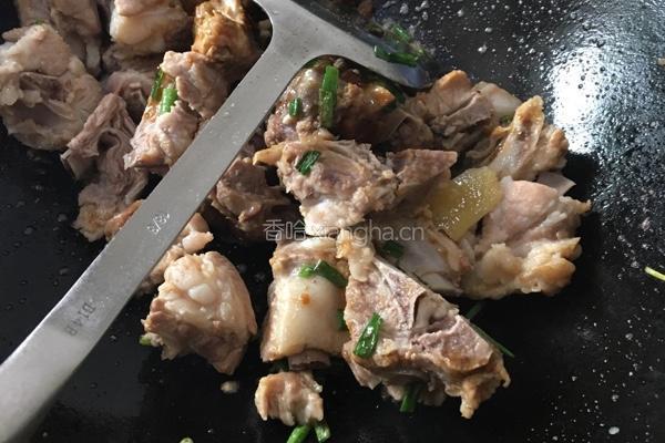 排骨芸豆炖土豆的做法图解5