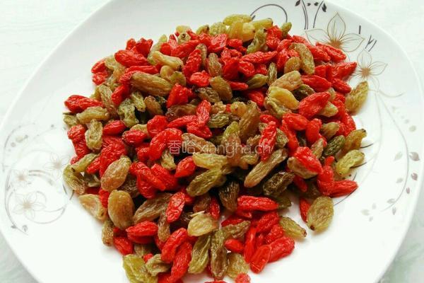 蜂蜜鸡蛋玉米面发糕的做法图解1