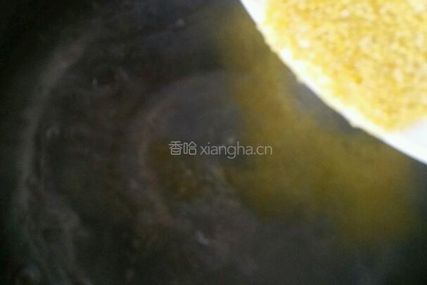 香蕉小米粥的做法图解2
