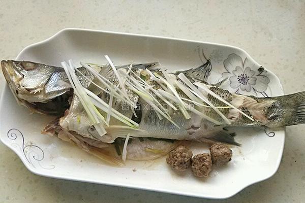 清蒸海鱼的做法图解6