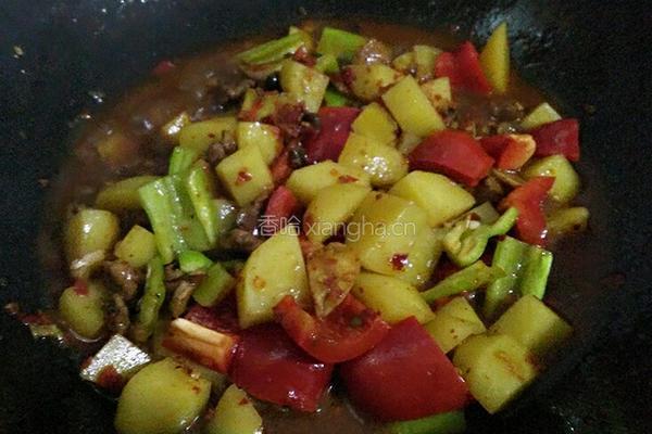 土豆牛肉的做法图解6