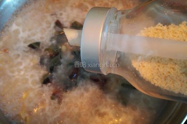 瘦肉皮蛋粥的做法图解13