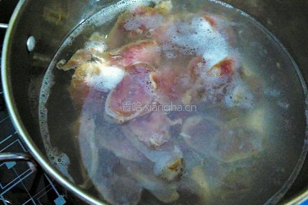 青椒炒腊肠的做法图解3