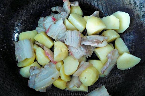 土豆烧肉的做法图解7