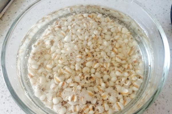 山药薏米粥的做法图解1