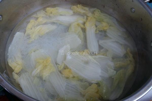 娃娃菜拌粉丝的做法图解3