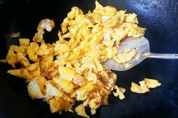 三色蛋炒饭的做法图解4