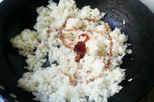 三色蛋炒饭的做法图解8