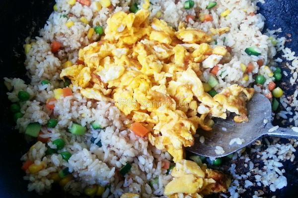 三色蛋炒饭的做法图解10
