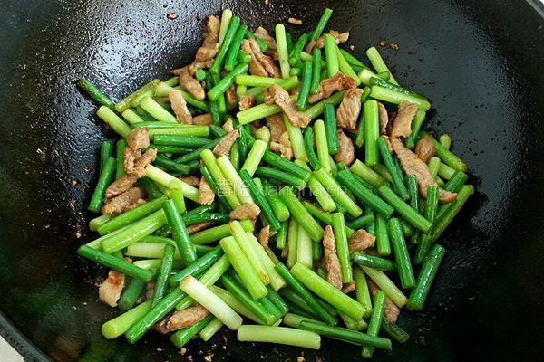 蒜毫炒肉的做法图解6